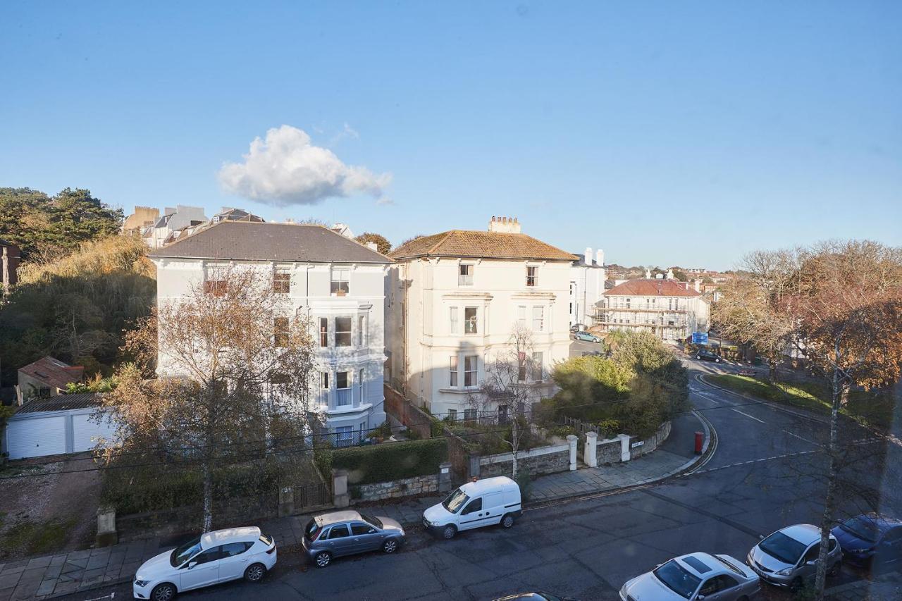 Gorgeous Sea View Apartment 5 Mins To The Beach St Leonards-on-Sea ภายนอก รูปภาพ